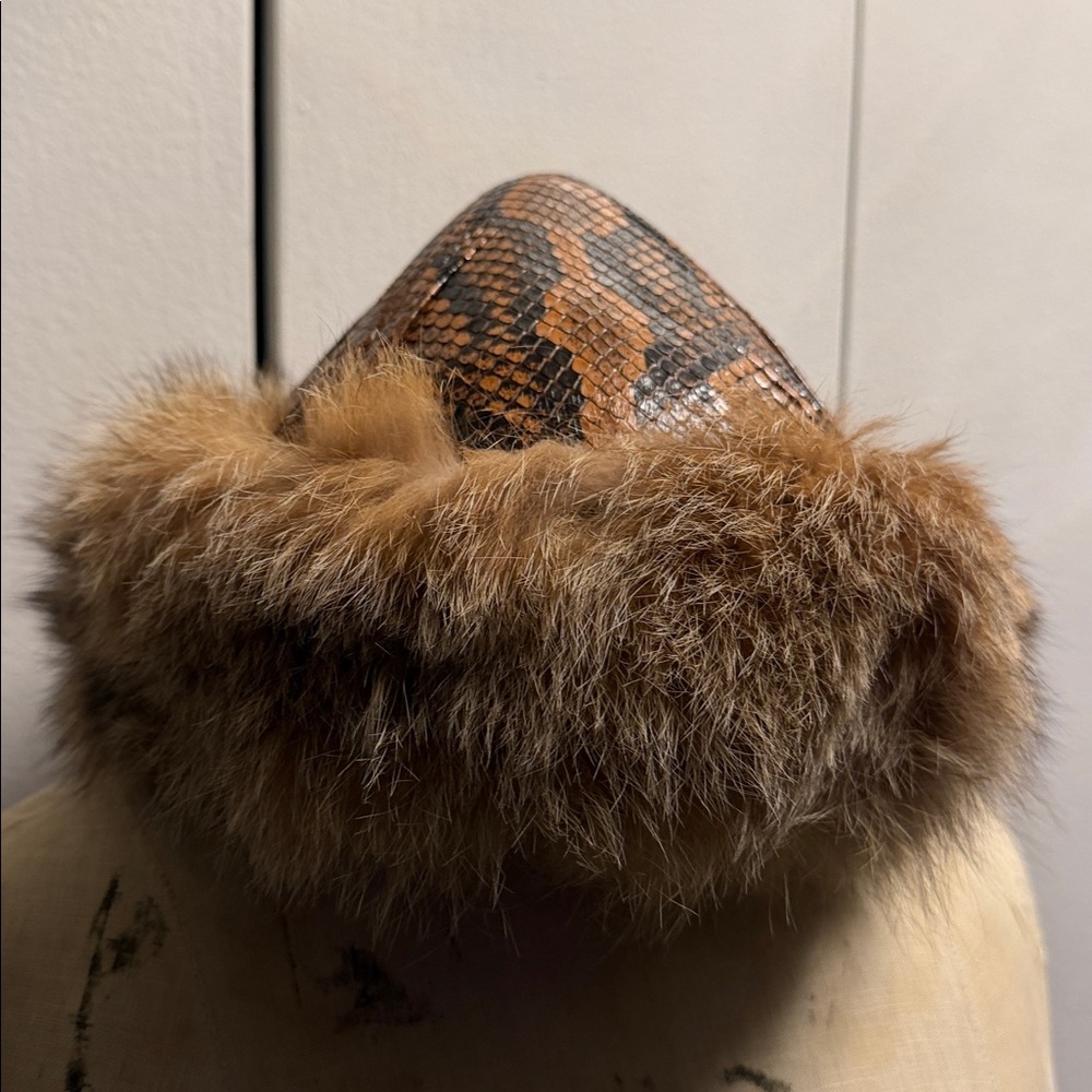 Brown snakeskin with fur trim hat - Picture 6 of 6
